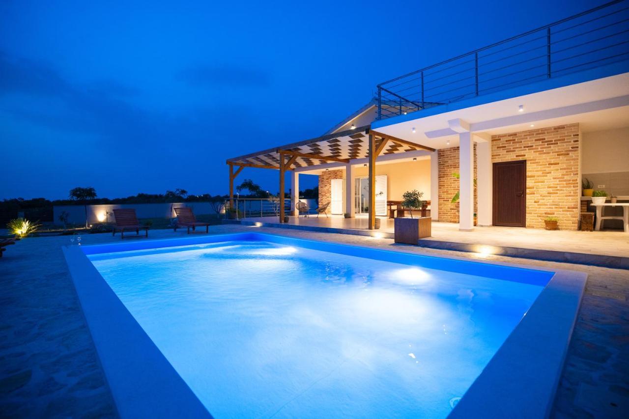 Villa Iva With Heated Pool Galovac
